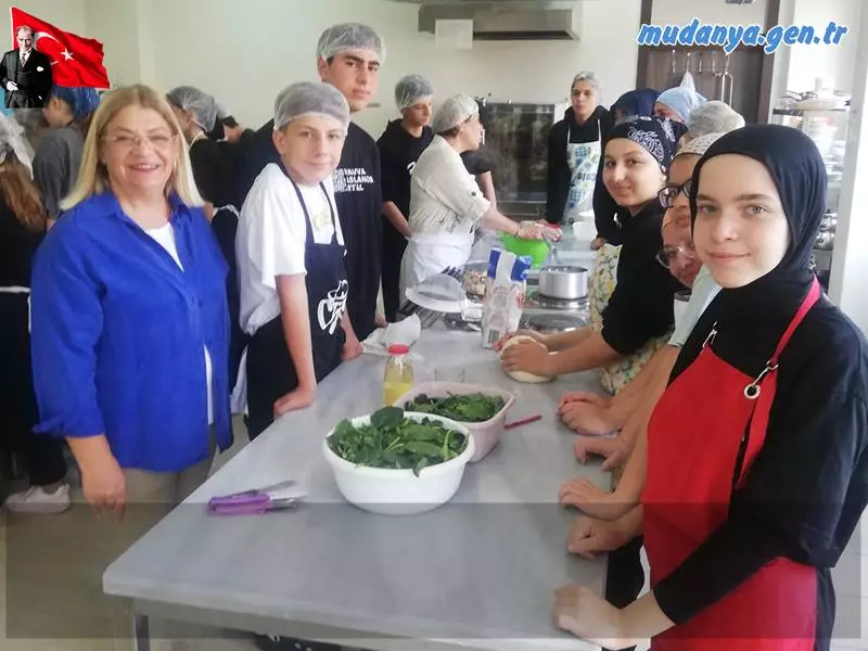 ATATÜRK'ÜN SEVDİĞİ YEMEKLERİ  GELECEĞİN ŞEFLERİNE GİRİTYALILAR ÖĞRETTİ