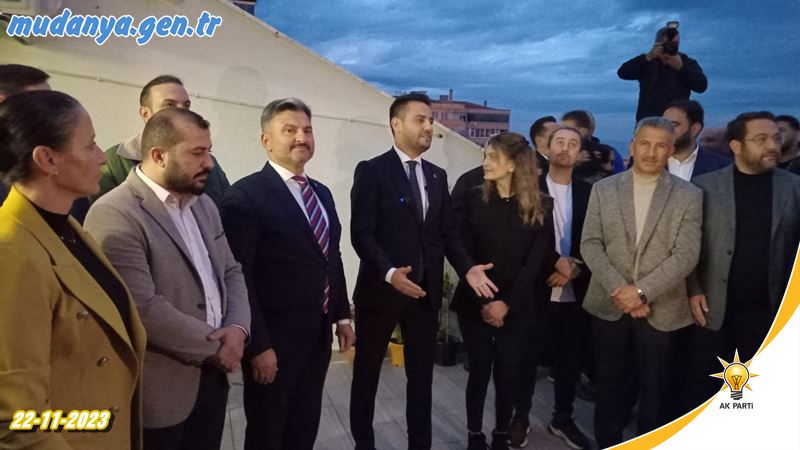 AK Parti'nin yerel seçimlere hazırlık takvimi kapsamında Mudanya Belediye Başkanlığı'na aday adaylığı için son başvuru Bursa Büyükşehir Belediye Başkanvekili ve Büyükşehir Belediyespor Kulübü Başkanı Gökhan Dinçer'den geldi.