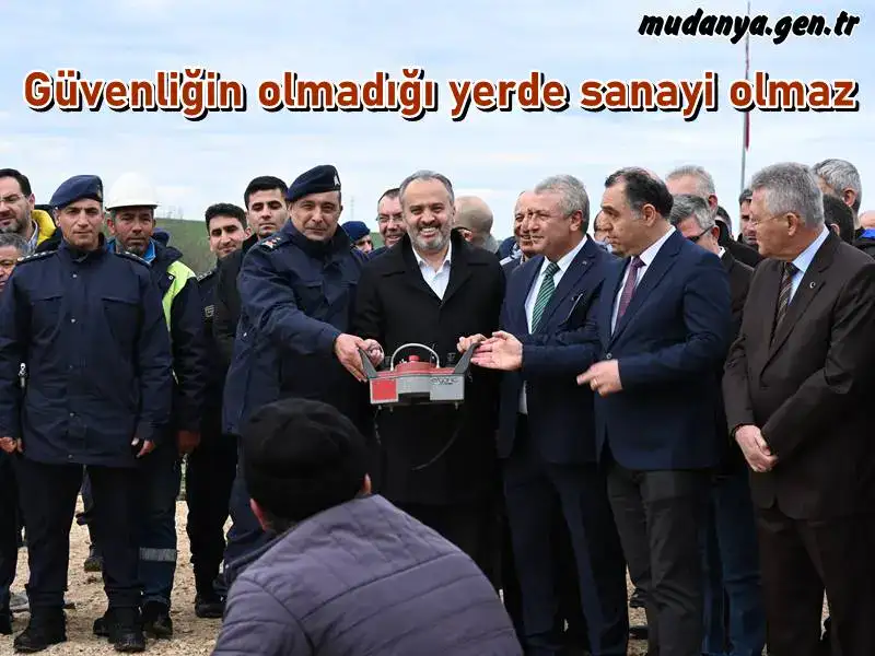 Bursa Deri İhtisas ve Karma Organize Sanayi Bölgesi’ne yapılacak olan jandarma karakolu ve itfaiye istasyonunun temel atma töreninde konuşan Bursa Büyükşehir Belediye Başkanı Alinur Aktaş, güvenliğin olmadığı yere sanayinin de olamayacağını söyledi.