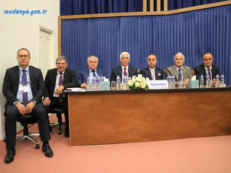 Tarihe geçecek bir kampanyayı geride bıraktıklarını belirten Marmarabirlik Yönetim Kurulu Başkanı Hidamet Asa, “Biz gücümüzü üreticilerimizden alıyoruz. Gelecek nesillere daha güçlü kooperatif bırakmak için büyümeye ve yatırım yapmaya devam edeceğiz” dedi.