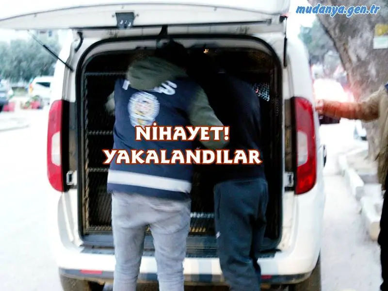 Uzun süredir kendilerine gelen ihbarlar sonucu takip başlatan Mudanya Emniyeti Asayiş Büro ekipleri 9 hırsızı çaldıklarından bazılarıyla yakalanarak sevk edildikleri adliyece tutuklanarak cezaevine gönderildi.