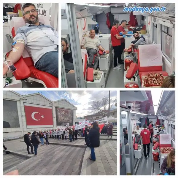 İmar Barışı Mağdurları Platformu Başkanı Gülbeyaz Kürklü öncülüğünde Bursa 15 Temmuz Demokrasi meydanında bir araya gelerek seslerini duyurmak amacıyla basın açıklaması yaptı.