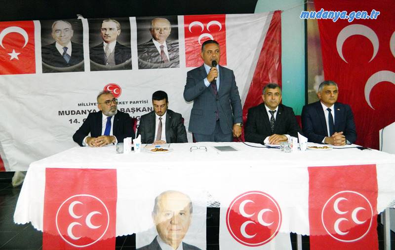 MHP MUDANYA İLÇE KONGRESİ 14 OLAGAN KONGRE DİVAN HEYETİ. Divan kurulu seçimi yapılarak, Divan Başkanlığına Bursa İl yönetiminden Ferhat Daysalı, Başkan Yardımcılıklarına Fatih Köse, Mehmet Bostancı, Katip Üyeler Av. Melih Sanan, Selçuk Yılmaz seçildiler.
