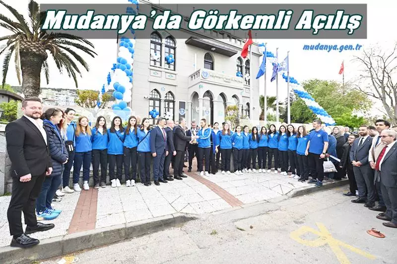Bursa Büyükşehir Belediyesi tarafından Mudanya ilçesine kazandırılan Şükrü Çavuş Aile Destek Merkezi ile Gençlik Merkezi, düzenlenen törenle hizmete açıldı.