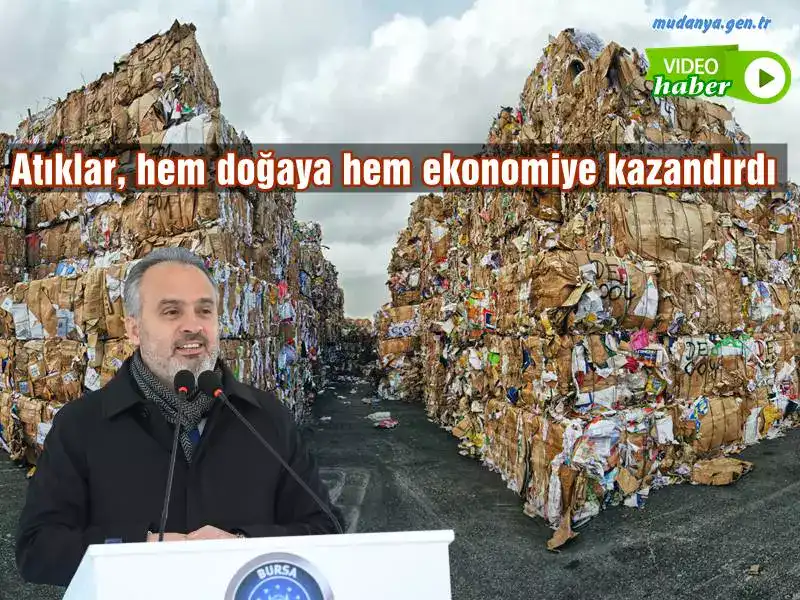 Dönüşebilen atıkların kontrol altına alınması için 2019 yılında başlatılan ‘Sıfır Atık Projesi’ kapsamında Bursa Büyükşehir Belediyesine ait Sıfır Atık Belgesi alınan binalarda 2019-2022 yıllarında uygulanan çalışmalarda bu zamana kadar 59 ton kağıdın geri dönüşümüyle 1000 ağaç kesilmekten kurtuldu.