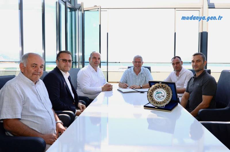 Mudanya Belediyesi ile Mudanya Esnaf ve Sanatkarlar Odası Pazar Yerlerini İşletme Hakkı Devri protokolü imzaladı. Sadece meslek odaları ile yapılabilen protokol sonrasında Mudanya'da kurulan pazarlar Esnaf Ve Sanatkarlar Odası tarafından idare edilecek.