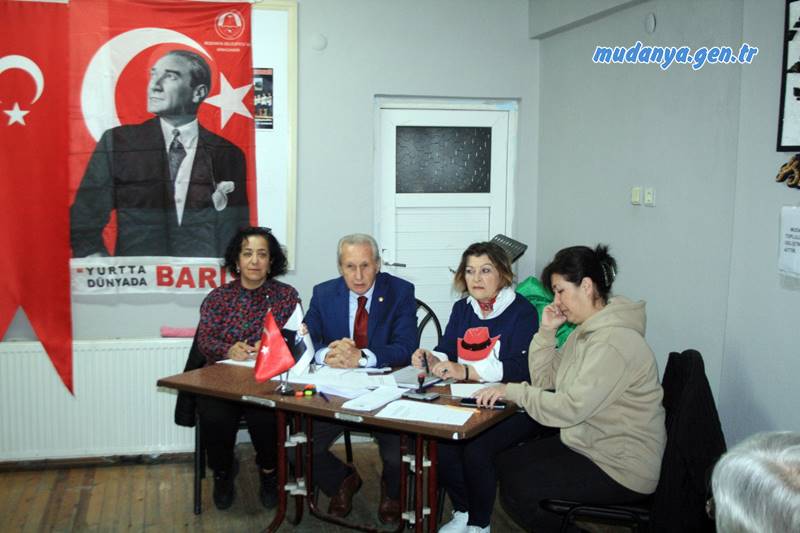 ADD Mudanya Şubesi'nde bir süre önce toplu istifa eden yönetim dolayısıyla gerçekleşen olağanüstü genel kurulda yeni yönetim çarşaf listeyle belirlendi. Soyer Kazancı başkanlığında oluşan yeni yönetim 11 ay görev yapacak.