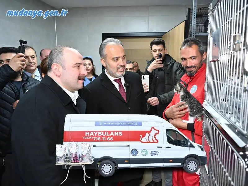 Bursa Büyükşehir Belediyesi’nin sahipsiz sokak hayvanlarını sıcak bir yuvada buluşturacağı Türkiye’nin en modern ‘Sokak Hayvanları Rehabilitasyon Merkezi’, düzenlenen törenle hizmete açıldı.