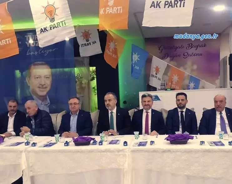 Bursa Büyükşehir Belediye Başkanı ve Adayı Alinur Aktaş ile Mudanya Belediye Başkan Adayı Gökhan Dinçer Ak Parti Mudanya İlçe Başkanı Orhan Samast'ın katılımıyla Mudanya'da esnaf, dernek ve vatandaşları ziyaret etti.