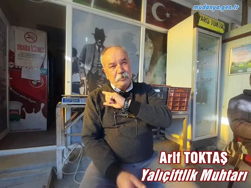 Yalıçiftlik Mahallesi Muhtarı Arif Toktaş, Tirilye-Yalıçfitlik bağlantı köprüsünün ikinci kez çöktüğünü belirterek, son yağışlarda denize sürüklenen köprü ile ilgili AFAD ve Büyükşehir'in geldiğini ve 'yapacağız' demelerine rağmen halen bir çözüme kavuşturulmadığını belirterek, sakinlerin sıkıntılarının büyük olduğunu söyledi.