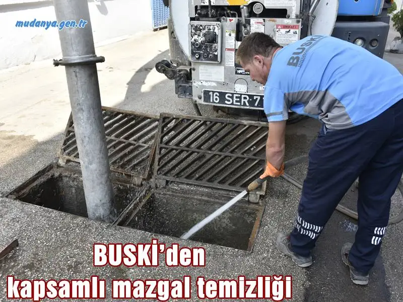 Bursa Büyükşehir Belediyesi BUSKİ Genel Müdürlüğü, topyekûn mazgal temizliği çalışması başlatarak, kanallardaki tıkanıklıklara sebep olan atıkları temizliyor.