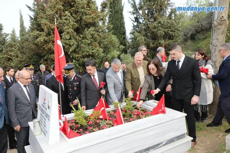18 Mart Çanakkale Deniz Zaferi ve Şehitleri Anma Günü'nün 109'uncu yıl dönümü Mudanya'da çeşitli etkinliklerle kutlandı şehitlikler ziyaret edildi.