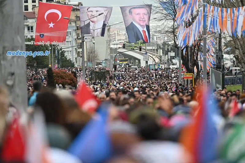 Cumhurbaşkanı Recep Tayyip Erdoğan, Bursa Gökdere Meydanı’nda düzenlenen mitingde alanı hınca hınç dolduran binlerce Bursalıya seslendi.