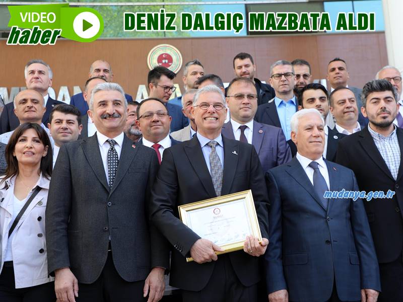 Mudanya'da Cumhuriyet Halk Partisi (CHP)'den Belediye Başkanı seçilen Deniz Dalgıç ve Belediye Meclisi Üyeleri mazbatasını alarak resmen göreve başladılar.