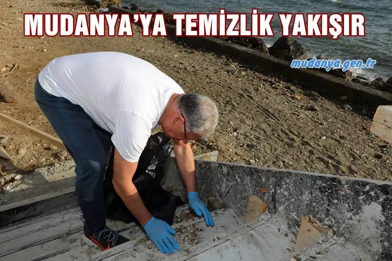 Mudanya Belediye Başkanı Deniz Dalgıç, belediye meclis üyeleri, birim müdürleri, belediye personelleri ve gönüllülerin katıldığı temizlik seferberliğinde Mudanya ve Güzelyalı sahilleri temizlendi. Sabah erken saatlerde Güzelyalı İDO İskelesi’nden başlayarak, Mudanya BUDO İskelesi’nde sona eren eylemde plastik, cam, metal, kağıt, karton, sigara izmariti gibi atıklar toplandı.