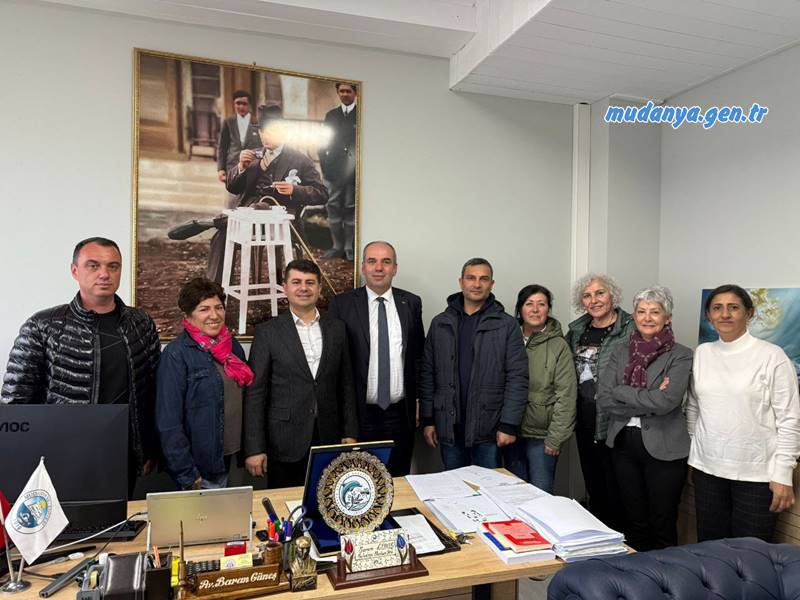 Mudanya Esnaf ve Sanatkârlar Odası Başkanı Ertan ABDULAZİZOĞLU ve Yönetim Kurulu Mudanya Belediye Başkan Yardımcıları Volkan KEÇİCİ, Baran GÜNEŞ ve yeni atanan Zabıta Müdürü Murat HACIFETTAHOĞLU'na bir dizi nezaket ziyaretinde bulundu.