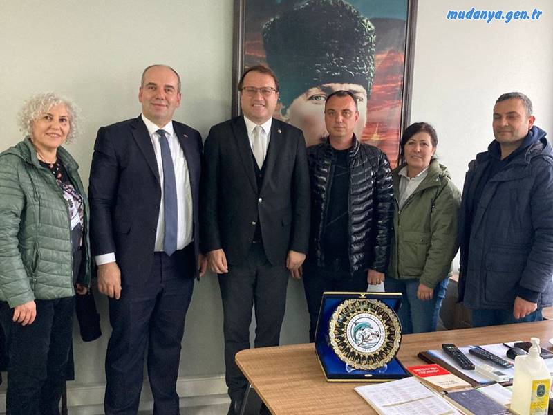 Mudanya Esnaf ve Sanatkârlar Odası Başkanı Ertan ABDULAZİZOĞLU ve Yönetim Kurulu Mudanya Belediye Başkan Yardımcıları Volkan KEÇİCİ, Baran GÜNEŞ ve yeni atanan Zabıta Müdürü Murat HACIFETTAHOĞLU'na bir dizi nezaket ziyaretinde bulu