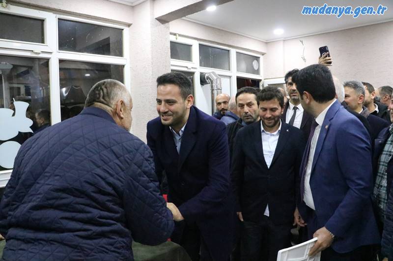 Gökhan Dinçer, “İlçede yaşayan tüm vatandaşımız için projeler üreteceğiz. Hep beraber yapacağız. Birlikte yaparsak başarabiliriz. Devletin imkanlarını Mudanya’ya seferber edebilmek adına uğraşacağız. Mudanya’da yaşamak ayrıcalık olacak” şeklinde konuştu.