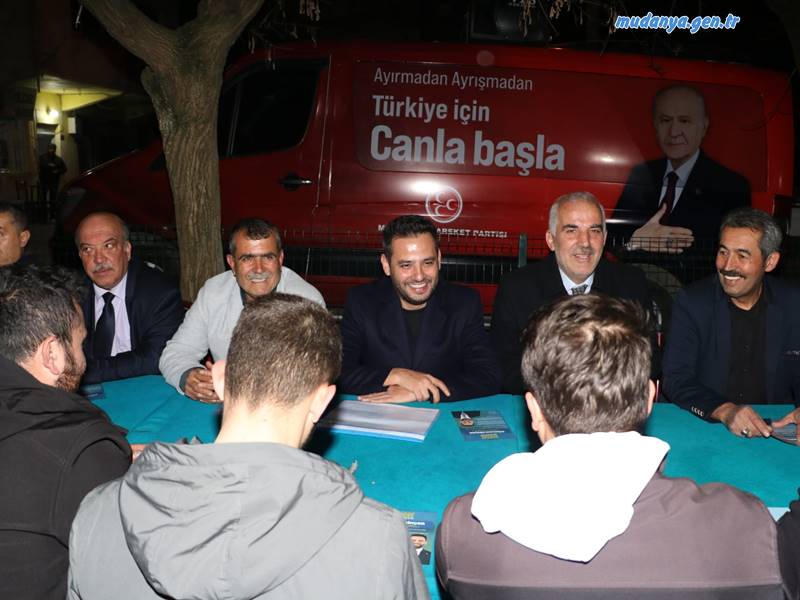AK Parti Mudanya Belediye Başkan Adayı Gökhan Dinçer, Akköy ve Dereköy'de vatandaşlarla buluşarak "Tarım yatırımlarımızla köylerde yaşayan vatandaşlarımızın da hak ettiği değere kavuşmasını sağlayacağız" dedi.