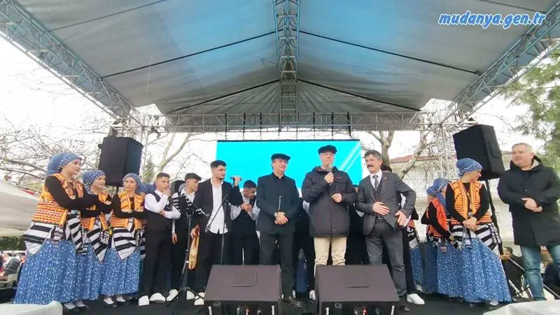 Mudanya Göynüklü'de, Karadeniz Bölgesi’nde Rumi takvime göre yılın ilk günü ve ilk ayı olan Kalandar geleneği kapsamında düzenlenen etkinlik büyük ilgi gördü.
