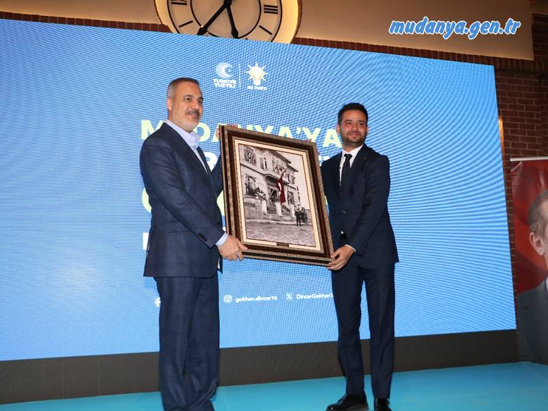 Cumhur İttifakı AK Parti Mudanya Belediye Başkan Adayı Gökhan Dinçer, Dışişleri Bakanı Hakan Fidan'ın da katıldığı "Mudanyalılar ne istiyor?" tanıtım toplantısında projelerini anlattı.