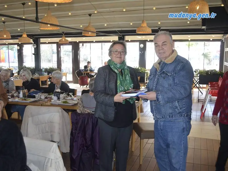 Türkiye Yardım sevenler Derneği Mudanya Şubesi Burfaş tesislerinde Mudanya yerel basın temsilcileriyle Basın mensuplarını ağırlayarak kahvaltı verdi. Dernek Başkanı Nuray Uzer kahvaltı öncesi Türkiye Yardım Sevenler Genel merkezi ve Mudanya Şubesi ile ilgili genel bilgi verdi.