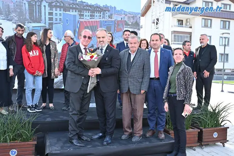 Toplamda 1420 metrekare kullanım alanına sahip olacak tesis, Bursa Büyükşehir Belediyespor’un olimpiyat madalyalı milli tekvandocusu Hatice Kübra İlgün’ün adını taşıyacak.