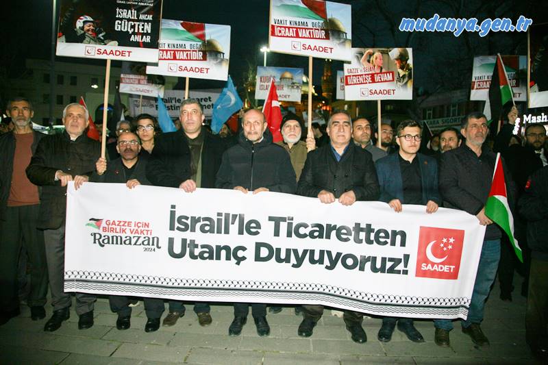 "İsrail'le Ticaret Filistin'e ihanet," İsrail'le ticaretten utanç duyuyoruz" pankartlarının açıldığı basın açıklamasında Saadet Partisi Bursa Büyükşehir Belediye Başkan Adayı İkram Akkaya, Ak parti Büyükşehir Belediye Başkanı Alinur Aktaş'a seslenerek, İsrail'le ticareti ve diplomatik ilişkileri keseceğinizi açıklayın biz de seçimden çekilelim ve bu onurlu tavrı destekleyelim" dedi.