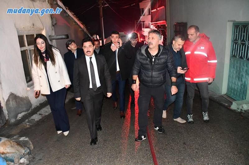 Mudanya Şükrü Çavuş Mahallesi Muhtarı ŞEREF ŞAŞ yangın mağdurlarını Kaymakam Ayhan TERZİ ile görüştürdü