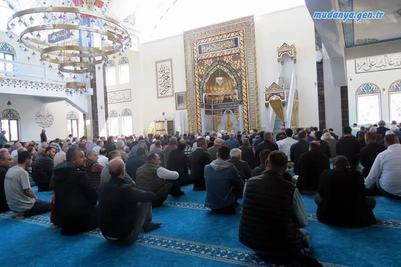 Mudanya Halitpaşa Mahallesinde yapımı tamamlanarak ibadete hazır hale getirilen Lokman Hekim Camii, düzenlenen açılış töreni yoğun katılımla, dualarla gerçekleşti.