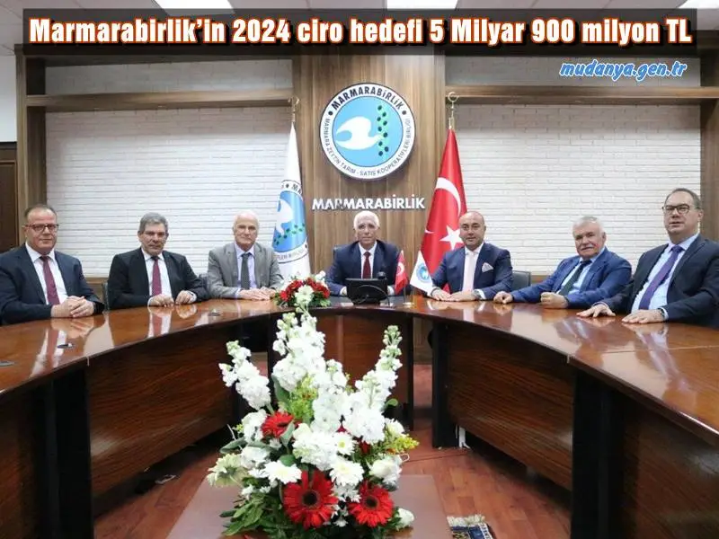 13 yılda yaptığı 210 milyon liralık yatırımlarla yıllık üretim kapasitesini 55 bin tonlara, depolama kapasitesini ise 80 bin tonlara çıkaran Marmarabirlik, 2024 yılında 5 Milyar 900 Milyon TL ciroya ulaşmayı hedefliyor. Yönetim Kurulu Başkanı Hidamet Asa, “Ülkemizde kooperatifçilik modelinin en iyi örneklerinden biri olan Marmarabirlik’in son 13 yılda gösterdiği başarıyı rakamlar gayet iyi özetlemektedir” dedi.