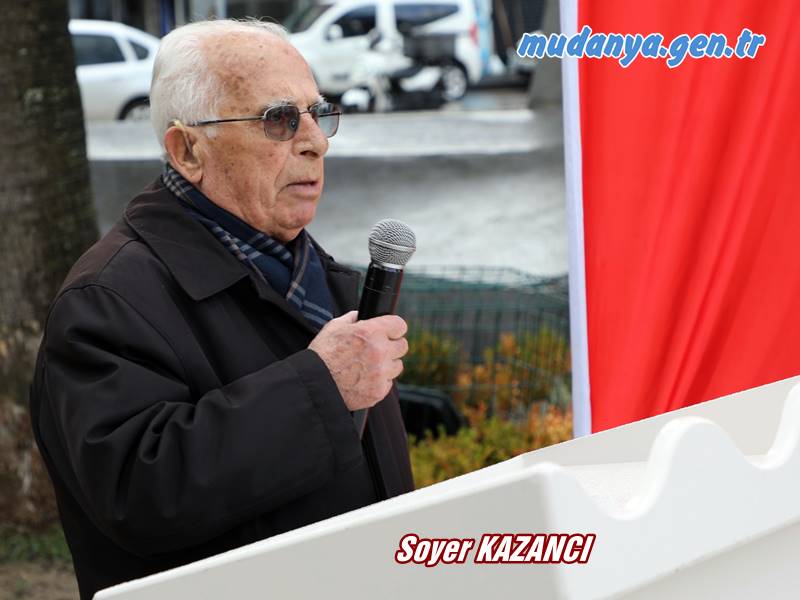 Mudanya Belediyesi 24 Kasım Öğretmenler Günü’nü etkinliklerle kutladı. Mudanya’nın en yaşlı ve en genç öğretmenlerinin Atatürk Anıtı’na çelenk sunduğu etkinliğe çok sayıda öğretmen ve vatandaş katıldı.