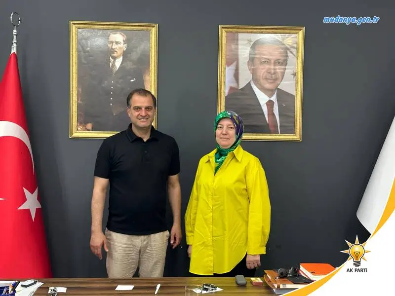 Ziyaretlerine AK Parti Mudanya İlçe Başkanlığı ile başlayan Milletvekili Emine Yavuz Gözgeç, İlçe Başkanı Arif Bayrak, ilçe yönetimi ve teşkilat mensuplarıyla bir toplantı gerçekleştirdi. Buluşmada sahadaki çalışmalar ve vatandaşların talepleri üzerine değerlendirmelerde bulunuldu.