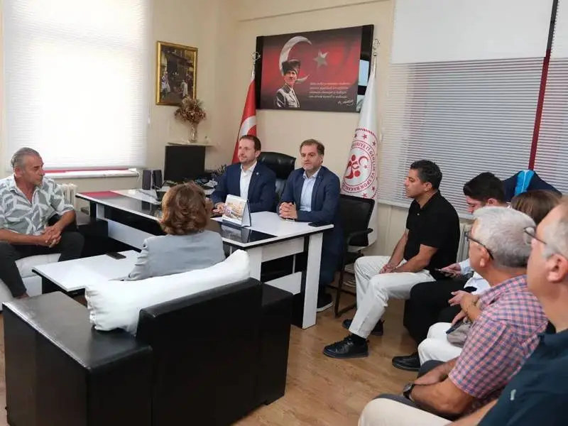 Ersin ERDÖNMEZ  "DEVLET MEMURUNUN MAKAMINA OTURMAK NEZAKETSİZLİKTİR"