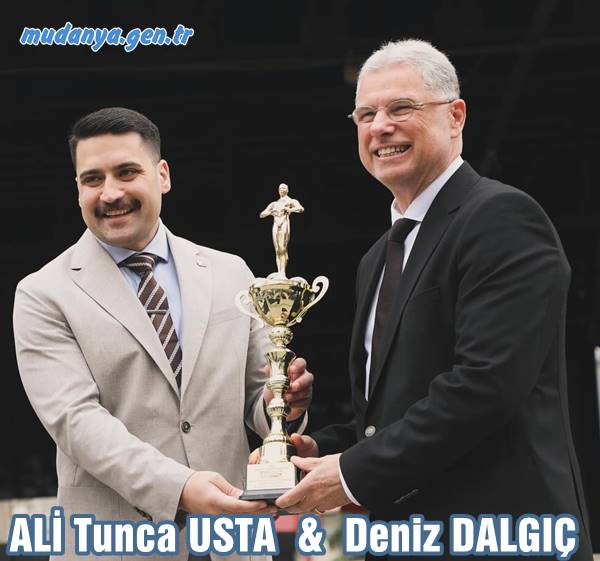 Mudanya Belediyesi, ilçeye uzun yıllar emek veren Emir Ali Usta’nın adını Güzelyalı Kapalı Pazar Yeri’ne vererek vefa örneği gösterdi. Başkan Deniz Dalgıç, “Kentimize katkı sunan isimleri yaşatmak, ortak değerlerimize sahip çıkmaktır” dedi.