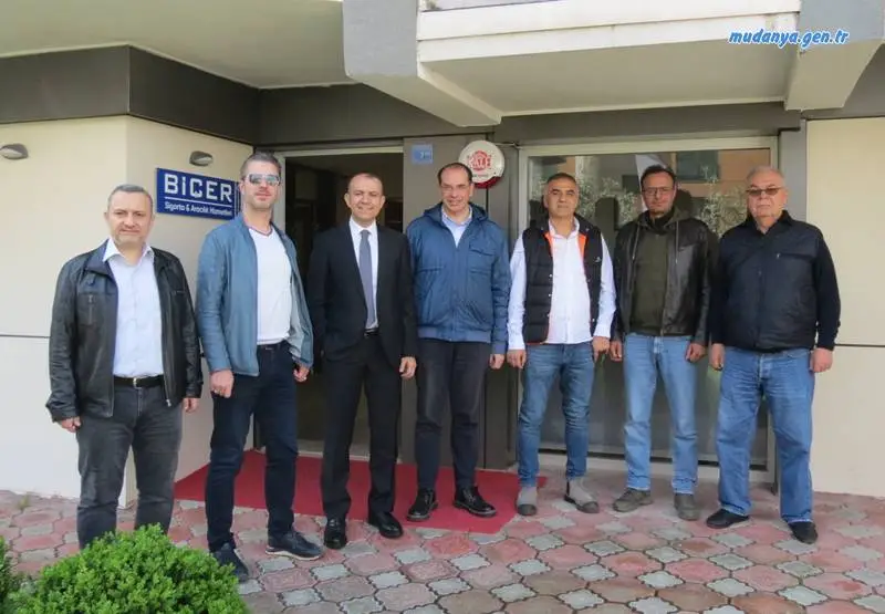 19 yıldır sigorta sektöründe Türkiye genelinde hizmet veren ve Mudanya merkezli faaliyet gösteren BİÇER SİGORTA, sahibi Volkan Biçer’in ev sahipliğinde yeni ofisinin kapılarını Mudanya yerel basınına açtı.