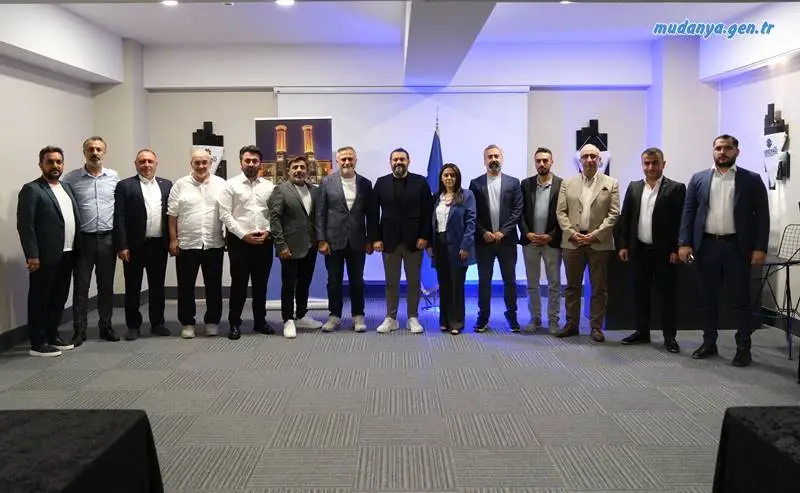 Bursa’da kurulan ERSİYAD derneği, Erzurum kökenli girişimcileri, sanayicileri ve iş insanlarını bir araya getirerek üretim, istihdam ve katma değer yaratma konusunda kentte önemli bir rol üstleniyor.