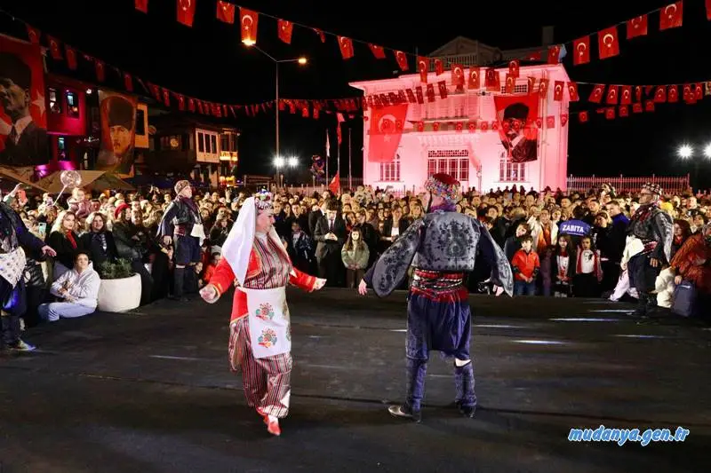 Mudanya, Cumhuriyet’in 102. yıldönümünde coşku dolu anlara sahne oldu