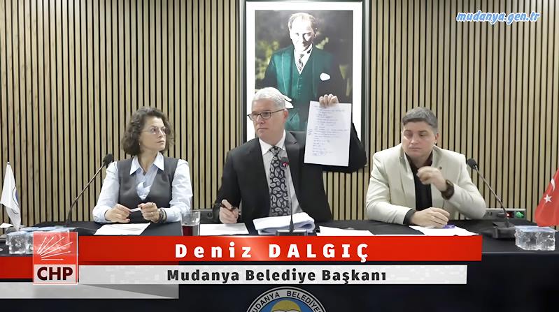 Mudanya Belediye Meclisi, 03 Kasım 2025 Pazartesi günü gerçekleştirilen Kasım ayı birinci oturumunda, özellikle 2026 Mali Yılı Performans Programı ve kritik imar planları üzerine odaklanırken, tansiyonun yüksek olduğu anlara sahne oldu.
