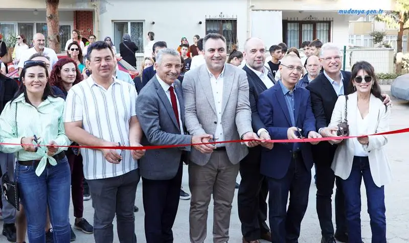  Mudanya Belediyesi'nin ilçenin sosyal ve kültürel yaşamına katkı sağlaması amacıyla hayata geçirdiği Mola Mudanya, düzenlenen törenle kapılarını açtı. 