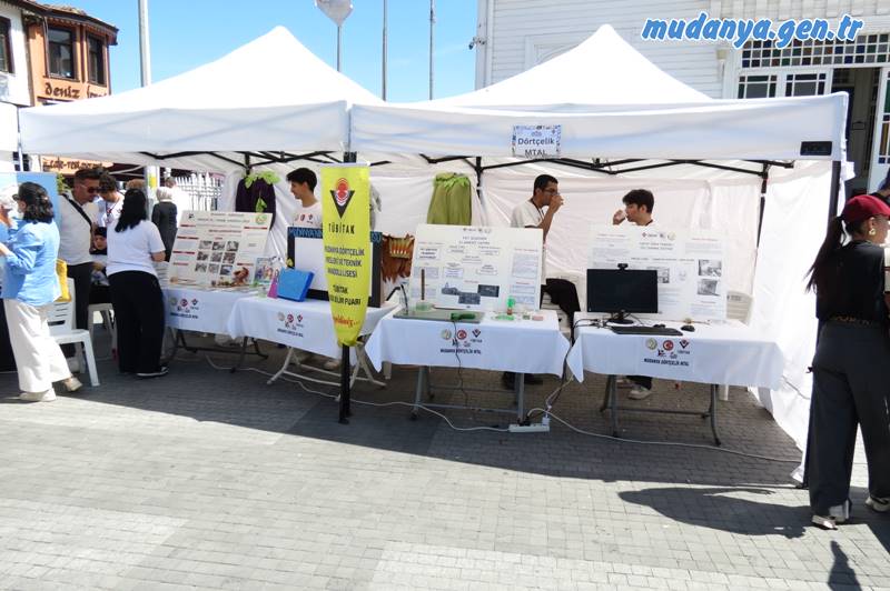 Mudanya İlçe Milli Eğitim Müdürlüğü tarafından geleneksel olarak düzenlenen Mudanya İlçe Bilim Şenliği, 30 Mayıs 2025 Cuma günü Mütareke Meydanı’nda büyük bir coşkuyla gerçekleştirildi.