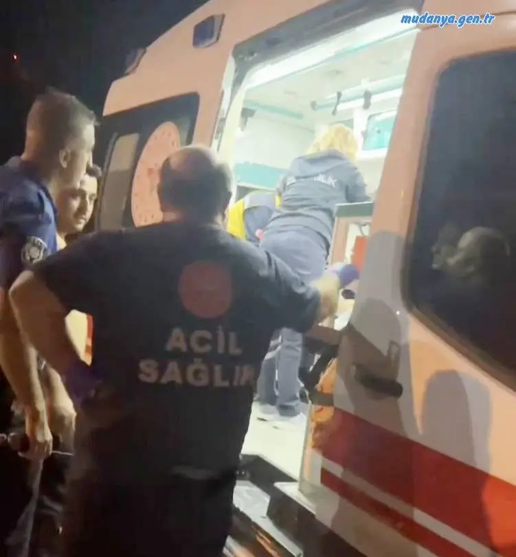 Mudanya ilçesi Altınkum Mahallesi Beyaz Kayalar mevkiinde denize giren yabancı uyruklu bir kişi, boğulma tehlikesi geçirdi. Akşam saatlerinde denizde yankılanan çığlık sesleri, bölgedeki vatandaşları alarma geçirdi.