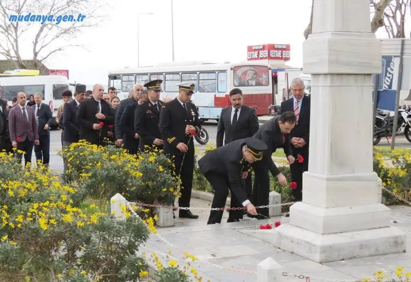 Mudanya'da 18 Mart Şehitleri Anma Günü ve Çanakkale Deniz Zaferi'nin 110. yıl dönümü dolayısıyla törenler yapıldı.