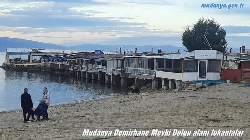 Mudanya Esnaf ve Sanatkarlar Odası Başkanı Ertan ABDULAZİZOĞLU esnafın mevzuatla ilgili sorunlarının giderilmesi yönünde gereken düzenlemeleri yerinde tespit etmek, mevcut durumun yerinde görülmesi amacıyla Bursa Büyükşehir Belediyesi yetkilileriyle bir dizi inceleme, tespit yaptıklarını esnaflardan birebir sorunların dinlendiğini belirtti.