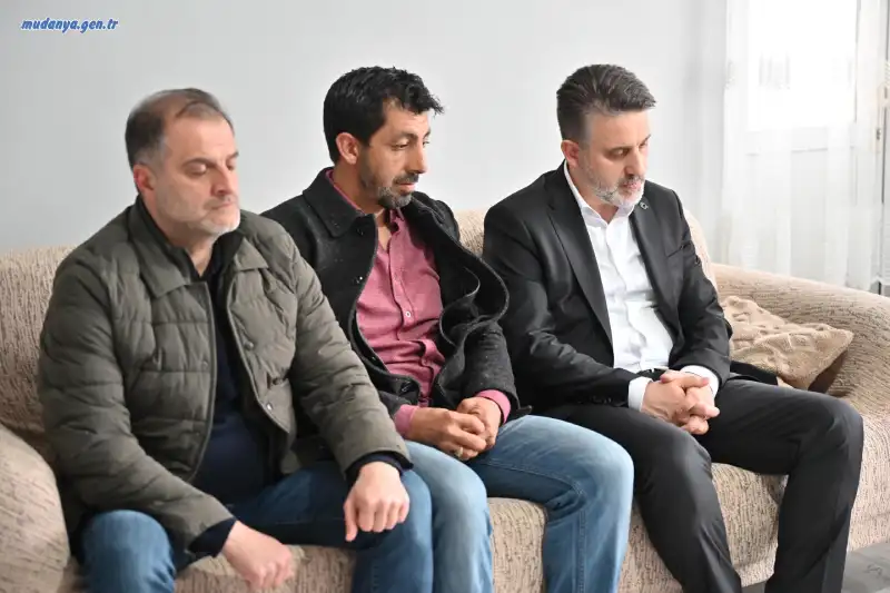 AK Parti Mudanya İlçe Başkanı Arif Bayrak'tan Aydoğdu Ailesine Taziye Ziyareti: "Asıl Olan Vatandaşın Acısına Ortak Olmaktır"
