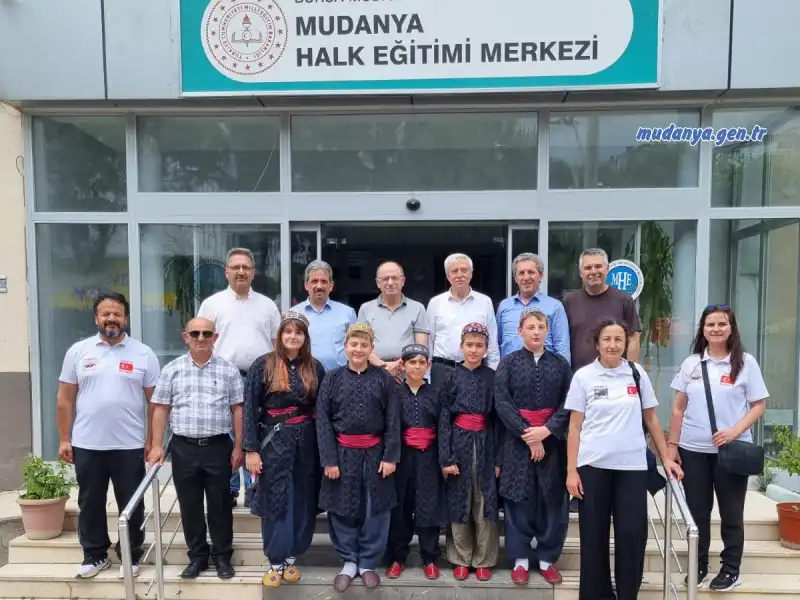 Mudanya Halk Eğitimi Merkezi tarafından, Atatürk Ortaokulunda açılan “Geleneksel Türk Okçuluğu” kursu öğrencileri, 16-17 Haziran 2026 tarihlerinde Düzce Akçakoca’da düzenlenen 2025-2026 Okul Sporları. Geleneksel Türk Okçuluğu Türkiye finallerinde, Küçük Erkekler kategorisinde Türkiye Şampiyonu oldu.