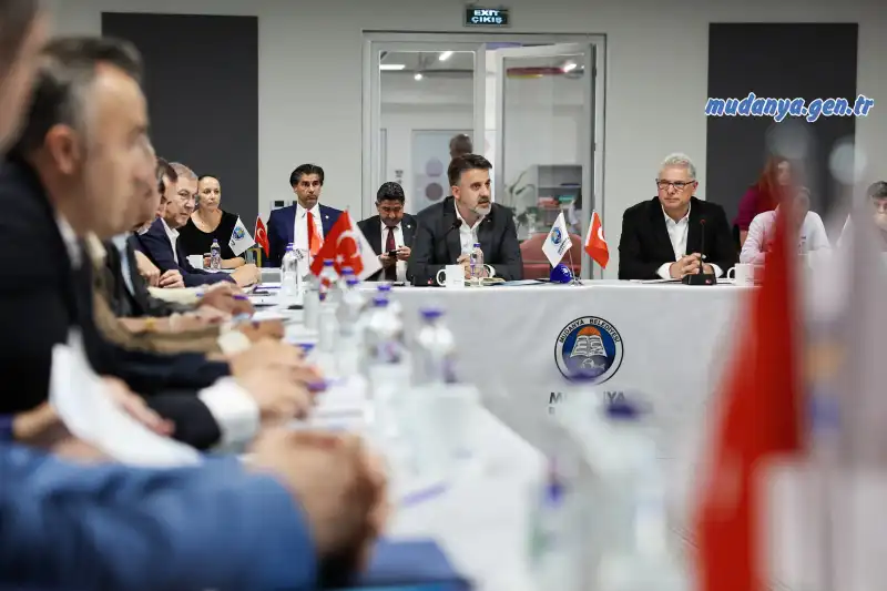 Program kapsamında Mudanya Belediye Başkanı Deniz Dalgıç ile de bir araya gelen Başkan Vekili Biba, ilçede yürütülen çalışmalar ve öncelikli konular hakkında değerlendirmelerde bulundu.