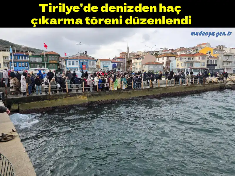 Tirilye’de denizden haç çıkarma töreni ve ayin düzenlendi