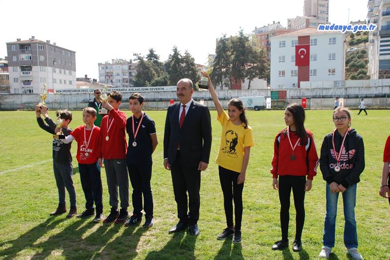 Mudanya'da 23 Nisan Belediye Başkanı Hayri Türkyılmaz Çocuklarla