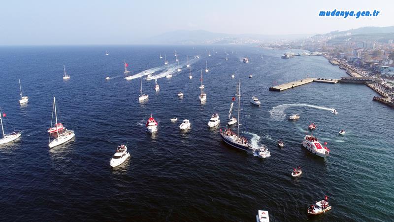 Cumhuriyetin ilanının 96. yıldönümü, Türkiye Cumhuriyeti’nin kuruluş temellerinin atıldığı Mudanya’da coşkuyla kutlandı. Mudanya sokaklarını, bayram sevinci sardı. 